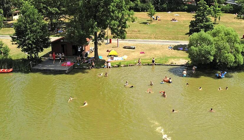 Als Geheimtipp bezeichnen die Rettungsschwimmer vor Ort den Neumühlsee − auch trotz der hohen Temperatur sei lange nicht so viel los wie zu früheren Zeiten.
Fotos: Götz Greiner