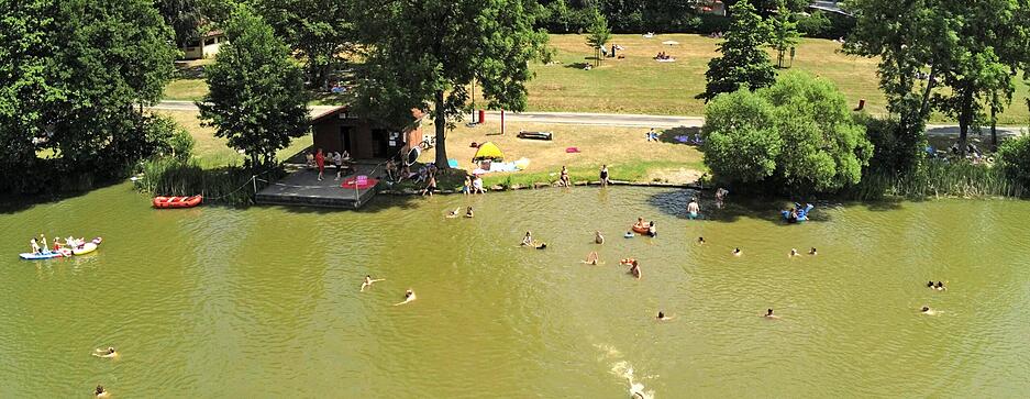 Als Geheimtipp bezeichnen die Rettungsschwimmer vor Ort den Neumühlsee − auch trotz der hohen Temperatur sei lange nicht so viel los wie zu früheren Zeiten.
Fotos: Götz Greiner