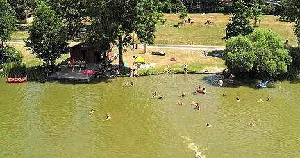 Als Geheimtipp bezeichnen die Rettungsschwimmer vor Ort den Neumühlsee − auch trotz der hohen Temperatur sei lange nicht so viel los wie zu früheren Zeiten.
Fotos: Götz Greiner