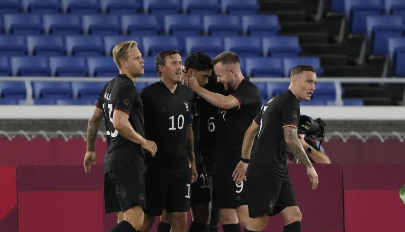 Die deutsche Mannschaft feiert das Tor von Amiri. Die deutsche Mannschaft feiert das Tor von Amiri.