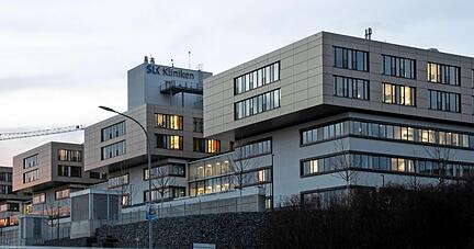 Der neuerliche Anstieg bei den Corona-Fallzahlen zeigt sich auch bei den SLK-Kliniken.