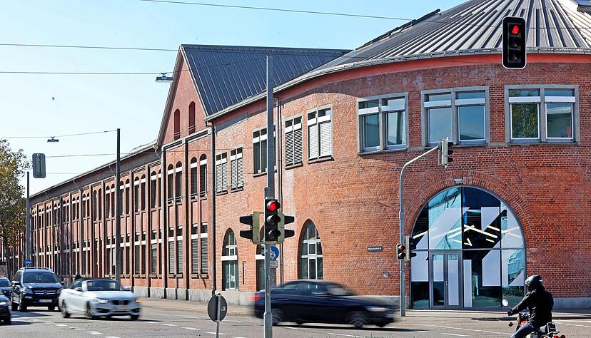 Der auf dem Foto rechts befindliche Teil des Gebäudes wird von Studierenden der 42 Heilbronn schon genutzt. Der auf dem Foto rechts befindliche Teil des Gebäudes wird von Studierenden der 42 Heilbronn schon genutzt.