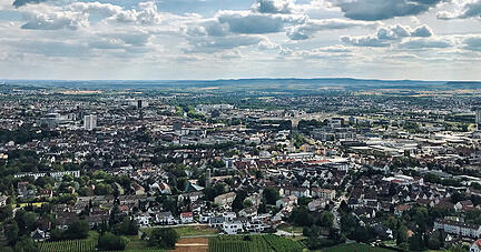Blick vom Wartberg über die Stadt und das Umland. Foto: Chris Petersen