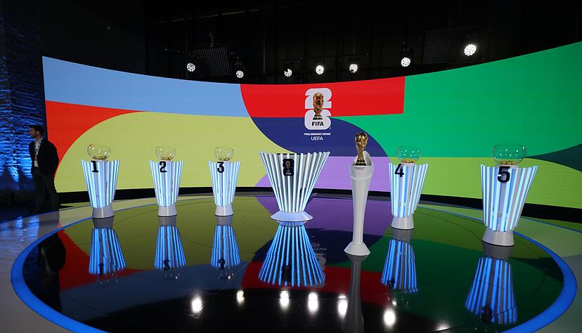 Die Darstellung der Europa-Karte bei der Auslosung der Qualifikation zur WM 2026 sorgt für Ärger in der Ukraine. Die Darstellung der Europa-Karte bei der Auslosung der Qualifikation zur WM 2026 sorgt für Ärger in der Ukraine.