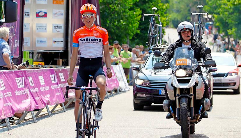Einst im Ilsfelder Ortsteil Auenstein ganz vorne, jetzt bei der Tour de France am Start: Lennard Kämna gewann 2015 als 18-Jähriger das U23-Bundesligarennen.
Foto: privat Einst im Ilsfelder Ortsteil Auenstein ganz vorne, jetzt bei der Tour de France am Start: Lennard Kämna gewann 2015 als 18-Jähriger das U23-Bundesligarennen.
Foto: privat