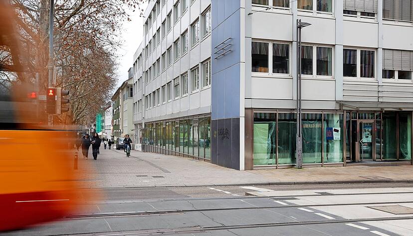 Ins Untergeschoss der ehemaligen Filiale der Hypo-Vereinsbank ziehen in Kürze die Restaurants Wilma Wunder und Pepe Pizza ein.