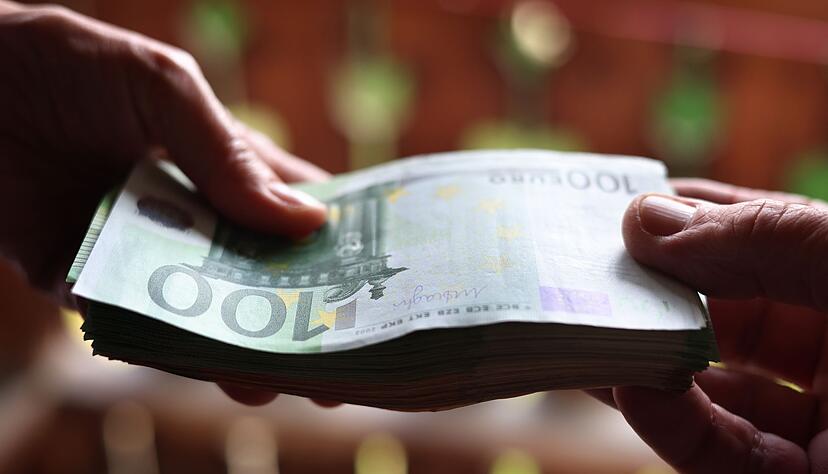 Muss der Staat zu viel an die Rentenkasse geben? (Symbolbild)