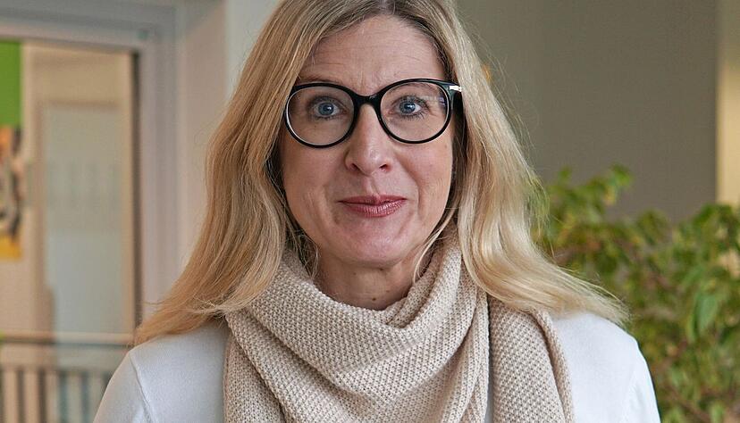 Prof. Inga Pinhard ist Leiterin des Ressorts Pädagogik bei SOS-Kinderdorf und Professorin für Soziale Arbeit. Prof. Inga Pinhard ist Leiterin des Ressorts Pädagogik bei SOS-Kinderdorf und Professorin für Soziale Arbeit.