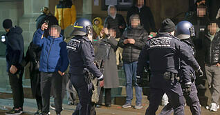 Silvester-B&ouml;llerei: Der Gro&szlig;einsatz der Polizei in der Heilbronner Innenstadt verhinderte Schlimmeres.