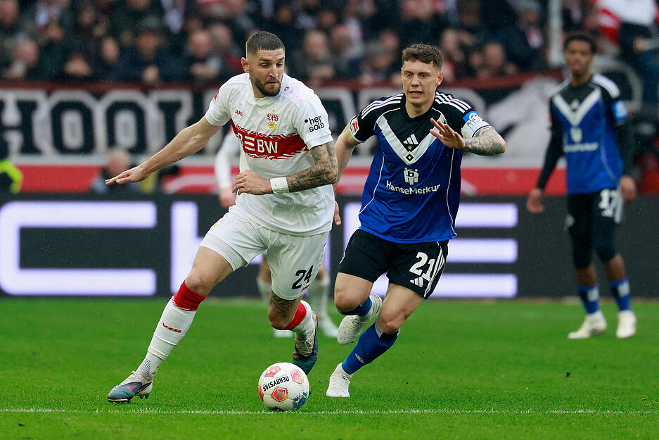 Jeff Chabot: Die Abwehr des VfB Stuttgart hatte kaum etwas zu tun, also auch Chabot nicht. Auch der Abwehrchef leistete sich einen gef&auml;hrlichen Ballverlust, hatte aber vor dem HSV-Tor auch eine Kopfballchance. Note: 3,5