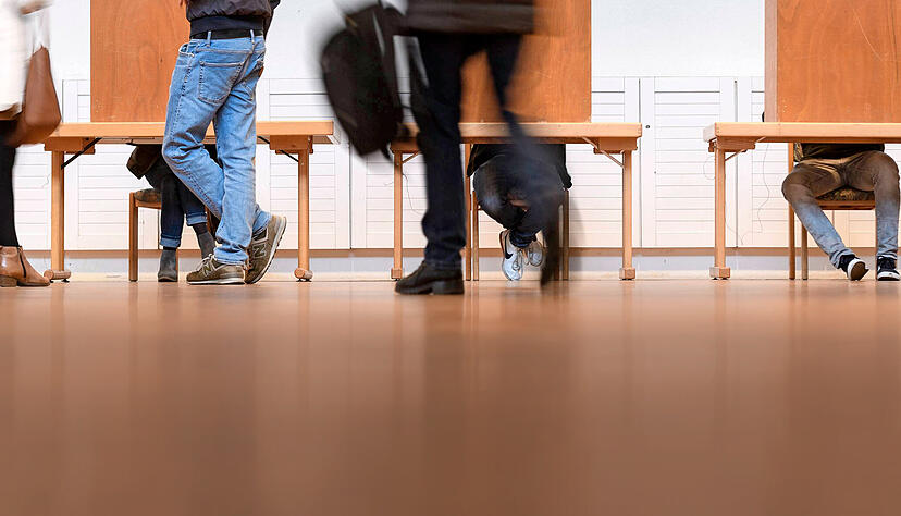 Wird der Höhenflug der AfD bis zum nächsten Urnengang anhalten? Welche Gedanken machen sich die Stadt- und Kreisräte? Wie läuft bis jetzt die Zusammenarbeit?
Foto: dpa Wird der Höhenflug der AfD bis zum nächsten Urnengang anhalten? Welche Gedanken machen sich die Stadt- und Kreisräte? Wie läuft bis jetzt die Zusammenarbeit?
Foto: dpa