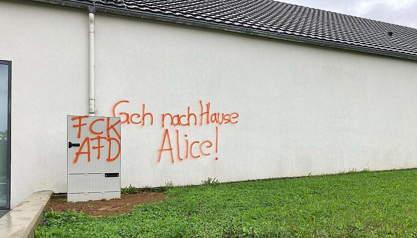 Vandalismus und Demonstration gegen AfD vor Stimme-Wahlcheck