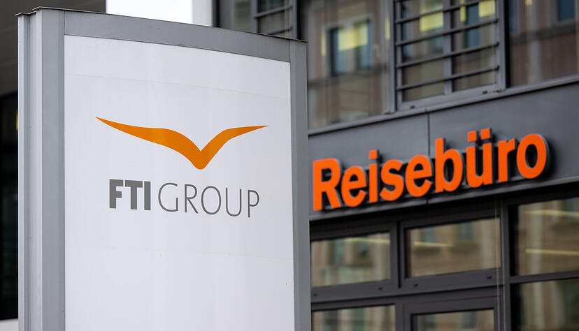 ARCHIV - Wer seinen Urlaub bei FTI gebucht hat, sollte in den Reiseunterlagen nach dem Sicherungsschein suchen. Der Reiseveranstalter hat Insolvenz angemeldet. (zu dpa: «Reiseveranstalter FTI meldet Insolvenz an · was nun?») Foto: dpa/dpa-mag - Honorarfrei nur für Bezieher des Dienstes dpa-Magazin +++ dpa-Magazin +++ ARCHIV - Wer seinen Urlaub bei FTI gebucht hat, sollte in den Reiseunterlagen nach dem Sicherungsschein suchen. Der Reiseveranstalter hat Insolvenz angemeldet. (zu dpa: «Reiseveranstalter FTI meldet Insolvenz an · was nun?») Foto: dpa/dpa-mag - Honorarfrei nur für Bezieher des Dienstes dpa-Magazin +++ dpa-Magazin +++