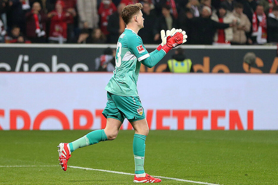 Alexander Nübel: Lange hatte Nübel nichts zu tun im VfB-Tor. Bis zum Schuss aus kurzer Distanz von Andrej Kramaric kurz vor der Pause, den Nübel stark parierte. Chancenlos beim 1:1. Note: 3