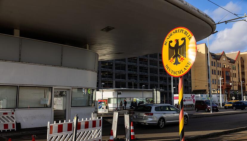 Schweiz will den Einkaufstourismus eindämmen. Schweiz will den Einkaufstourismus eindämmen.