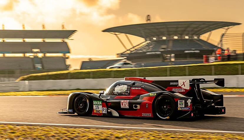 Markus Pommer und sein Teamkollege Gary Hauser bescherten ihrem Racing-Experience-Team am Nürburgring noch den Titel in der Mannschaftswertung. Der schwarz-rote Duqueine D-08 mit der Nummer 15 war in diesem Jahr das Maß aller Dinge. Markus Pommer und sein Teamkollege Gary Hauser bescherten ihrem Racing-Experience-Team am Nürburgring noch den Titel in der Mannschaftswertung. Der schwarz-rote Duqueine D-08 mit der Nummer 15 war in diesem Jahr das Maß aller Dinge.