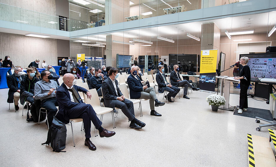 Bildungscampus: Bürgerdialog "Autonomes Fahren" Bildungscampus: Bürgerdialog "Autonomes Fahren"