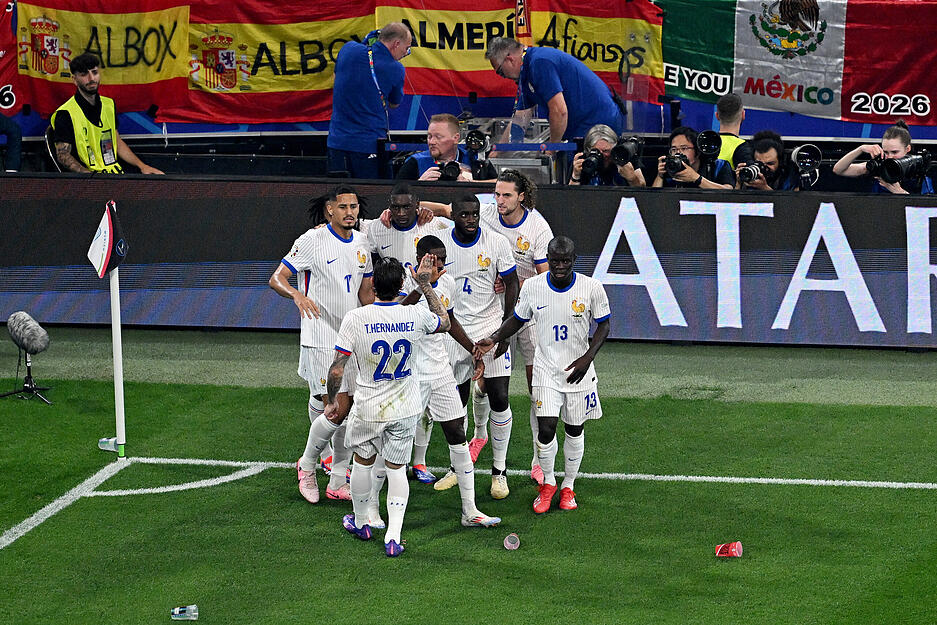 Spanien steht im Finale der EM 2024 in Deutschland, obwohl Frankreich zunächst führte.