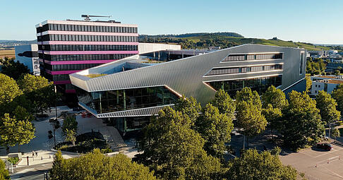 Auf dem Stiftsberg ist die Zentrale der Schwarz-Gruppe ans&auml;ssig.