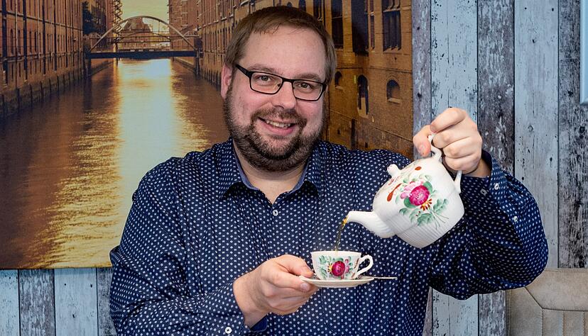 Das gute Service kommt bei Stefan Feldmann nur bei besonderen Anl&auml;ssen zum Einsatz - zum Beispiel, wenn der Stimme-Fotograf vorbeischaut. Foto: Berger