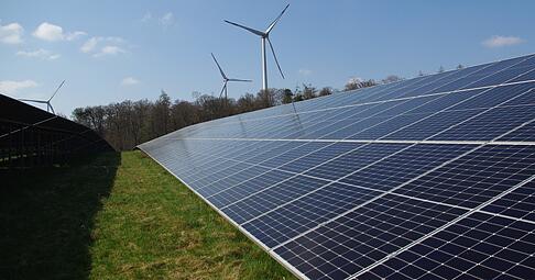 Vor zehn Jahren gingen die ersten 14 Windr&auml;der im Harth&auml;user Wald ans Netz.