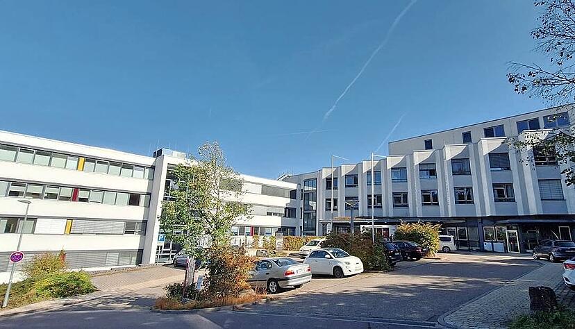 Das ehemalige Künzelsauer Krankenhaus wie auch das Ärztehaus Medikün (links im Bild) gehören nun der Stadt.
Foto: privat