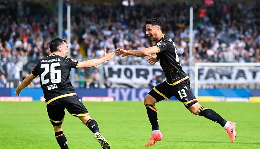 Lars Stindl (r.) trifft bei seinem letzten Profispiel zum 3:0 für den KSC. Lars Stindl (r.) trifft bei seinem letzten Profispiel zum 3:0 für den KSC.