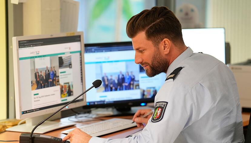 Immer im Kontakt mit den Inhaftierten: Marcel El-Damen und seine Kollegen der JVA Düsseldorf initiieren zum Beispiel auch Freizeitangebote wie Skatrunden und beaufsichtigen Gefangenenbesuche. Immer im Kontakt mit den Inhaftierten: Marcel El-Damen und seine Kollegen der JVA Düsseldorf initiieren zum Beispiel auch Freizeitangebote wie Skatrunden und beaufsichtigen Gefangenenbesuche.
